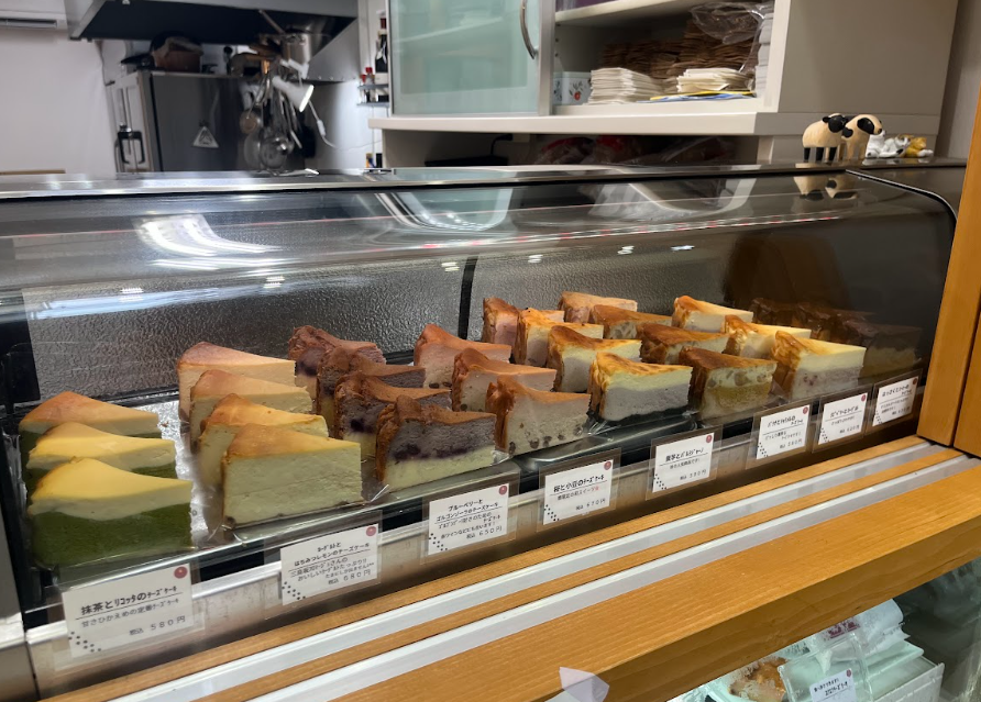 ソアンのチーズケーキが入ったショーケース